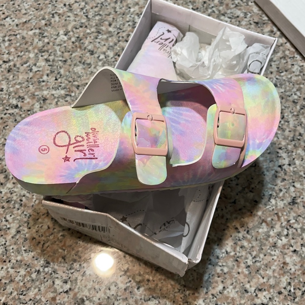 Girls sandals